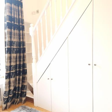 ロンドンF8-Mezzanine 1St Floor Flat Fits 3 Near Paddingtonアパートメント エクステリア 写真