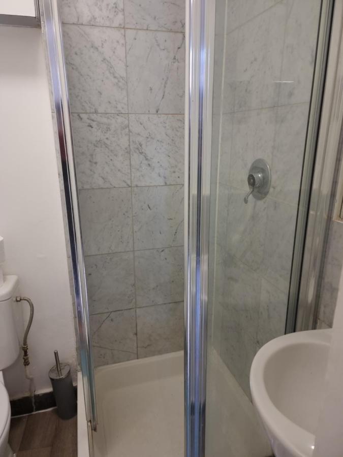 ロンドンF8-Mezzanine 1St Floor Flat Fits 3 Near Paddingtonアパートメント エクステリア 写真